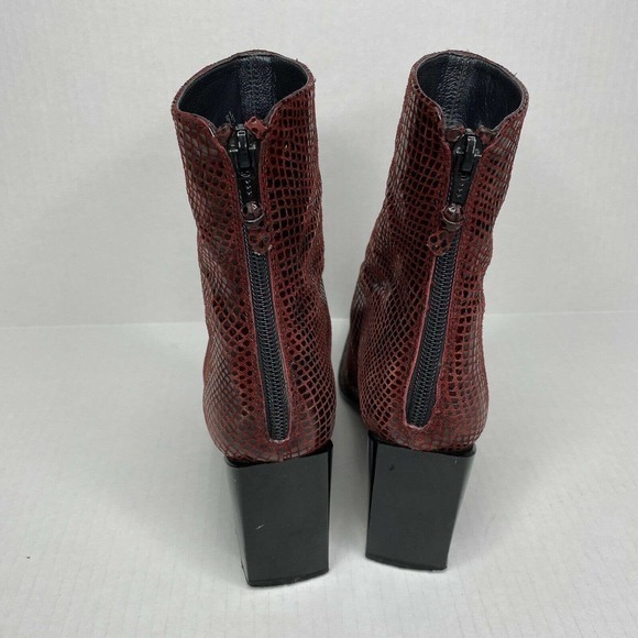 Stuart Weitzman Red Snakeskin Print Leather Square Toe Ankle Boots Womens 5.5 B - Picture 5 of 8